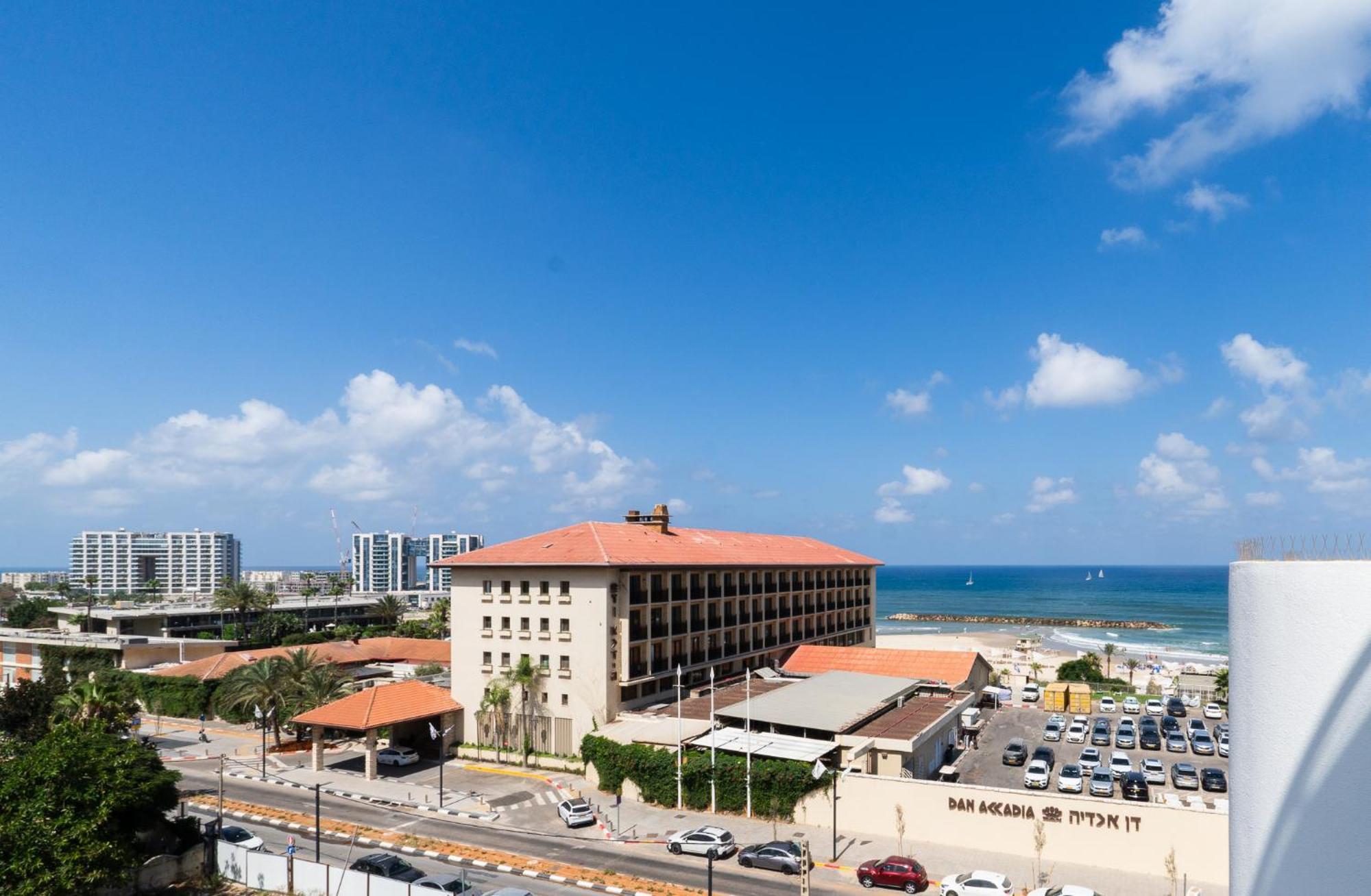Elegant Duplex With Parking By Beachfront Stay Herzelia Eksteriør billede